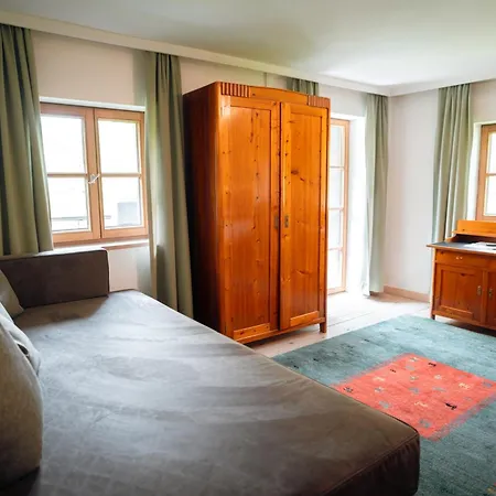 Гостьовий будинок Schoesser-brandler 4*